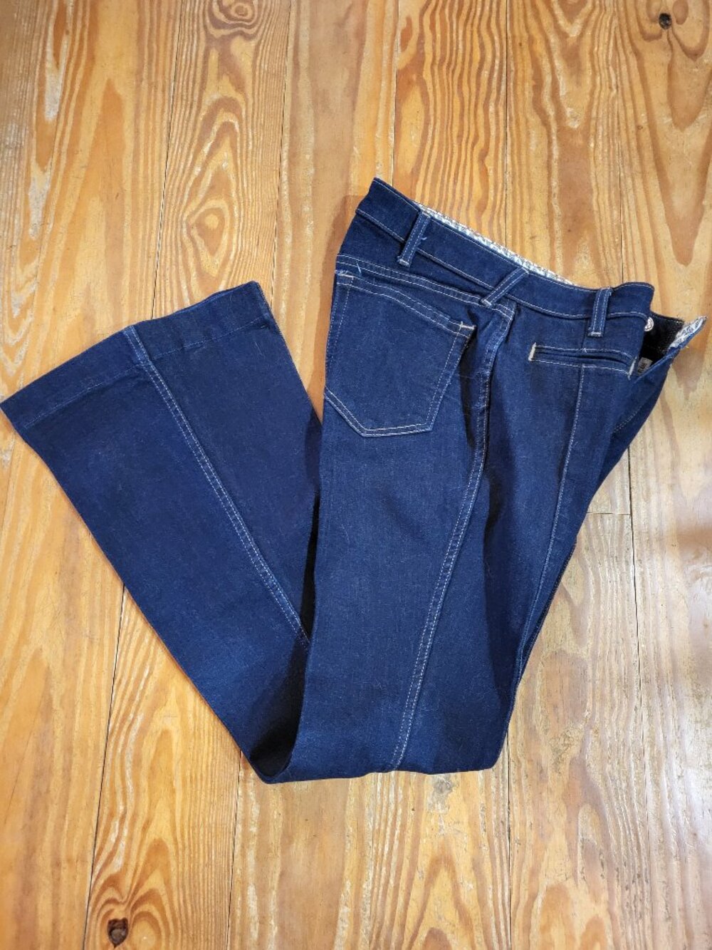 NWOT Ariat REAL Alexa Midnight High Rise Flare Leg Jeans - 31R